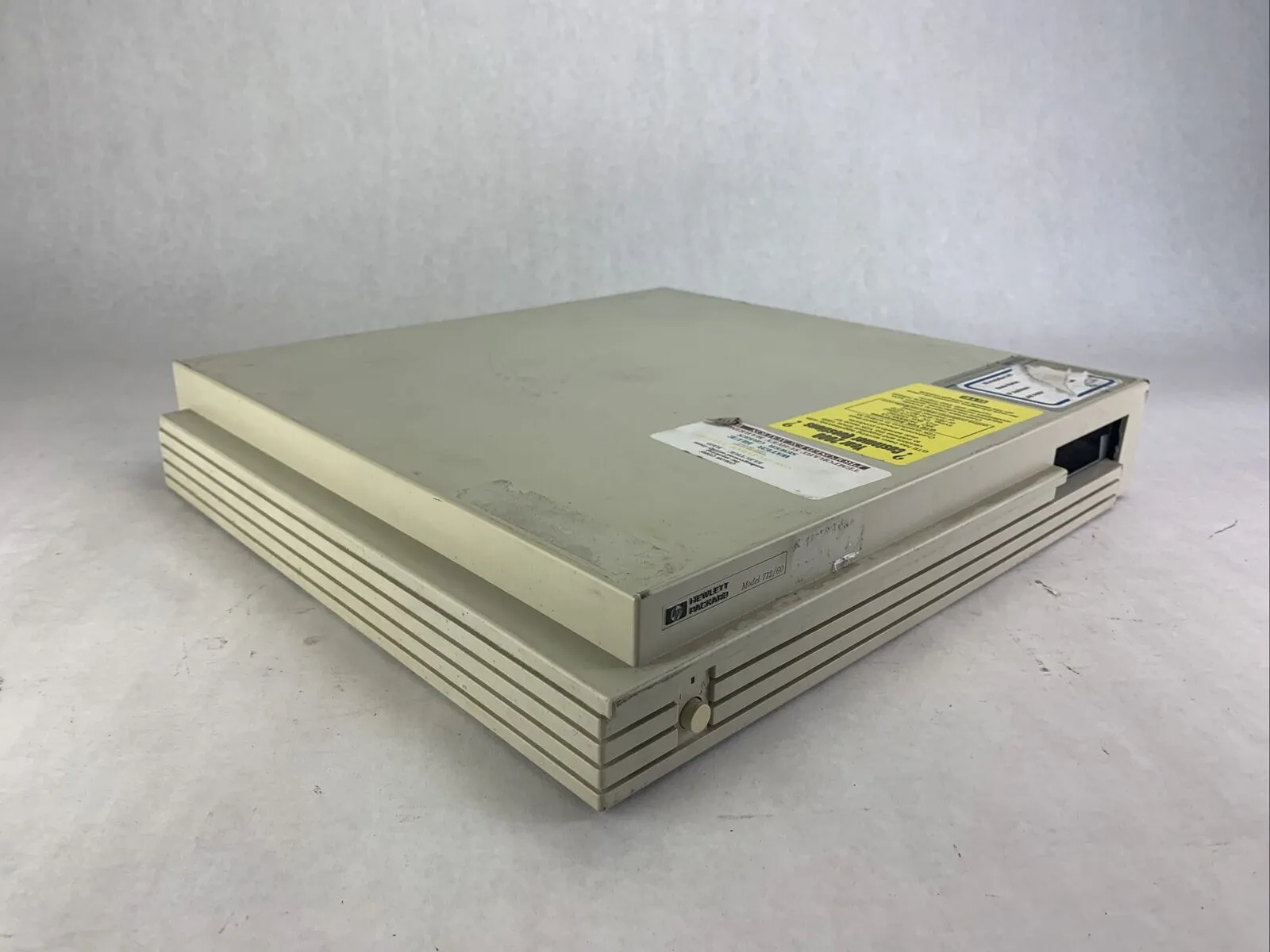 HP 9000 712/60 DT PA-7100LC 60MHz 64MB RAM No HDD No OS Broken MB Clips